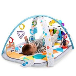 baby einstein Kickin’ Tunes Play Gym
